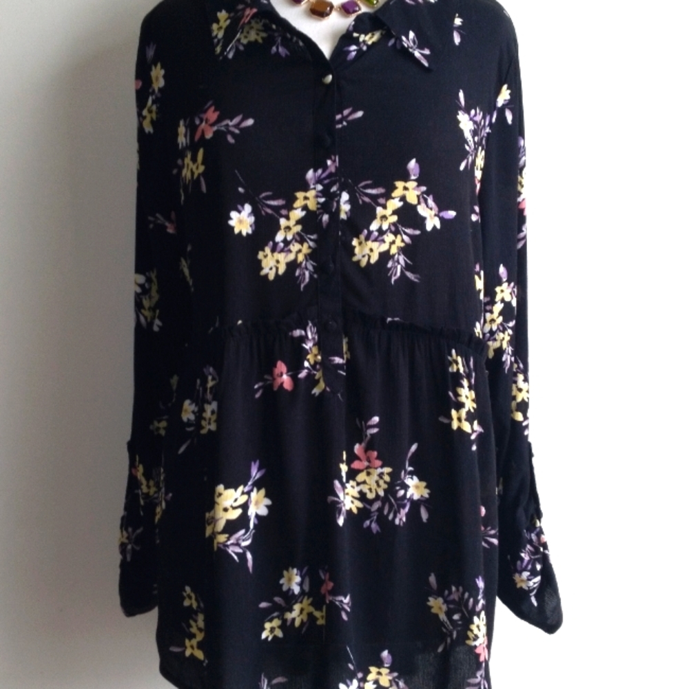 New Beautiful Roll tab Sleeve Button up shirt Size Large, $25